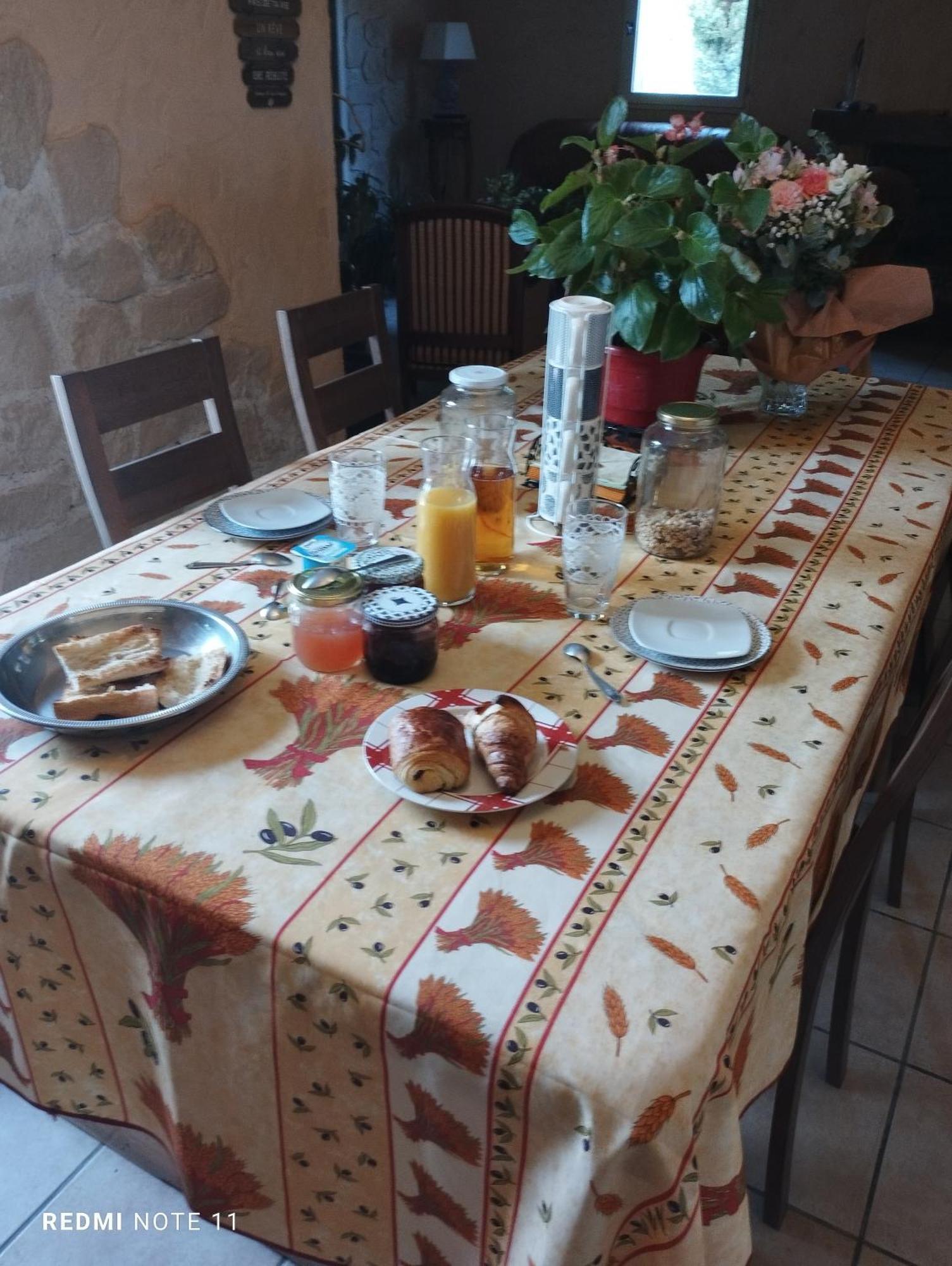 Chambre D Hotes En Provence, Au Pied Du Luberon, Les Coquelicots La Tour-dʼAigues Esterno foto